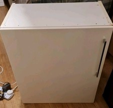 Kitchen Cabinets In Hi Gloss