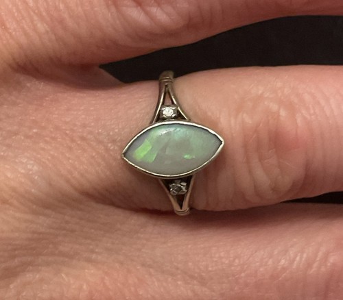Vintage 9ct white gold - gold, opal