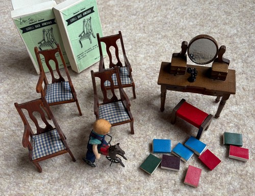Job lot dolls - lot, furniture