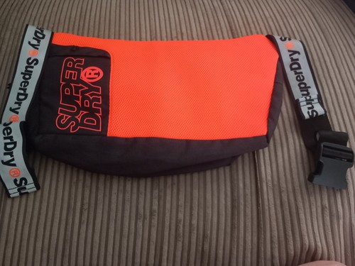 Large superdry black - large,