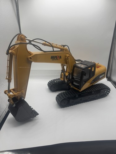 Huina diecast excavator - 1:50,