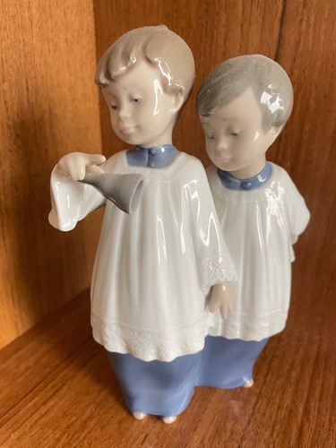 Nao figurines choir - figurines, boys
