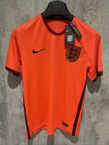 England football shirt 2022