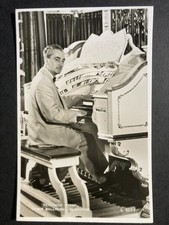 Reg Dixon on Wurlitzer Organ