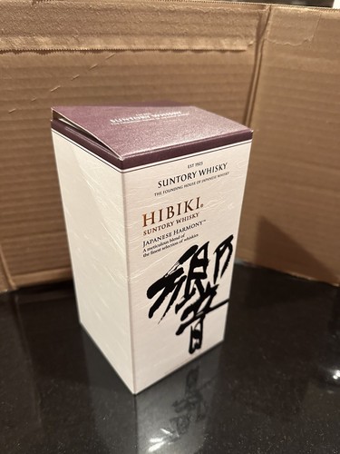 Suntory hibiki japanese whisky - suntory,
