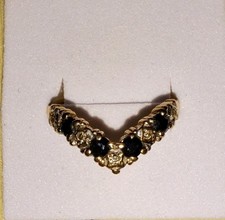 9ct gold diamond and sapphire wishbone ring. Birmingham 1985 ring size approx. P