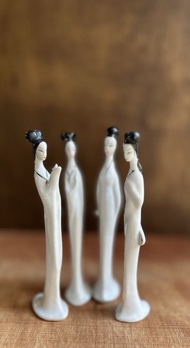 Set four china tall - of,