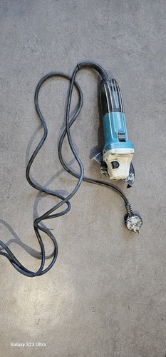 Makita grinder 240v - grinder,