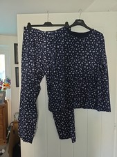 Primark Ladies Navy Floral Pyjama Set..size L