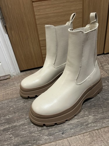 New without tags cream primark - tags,