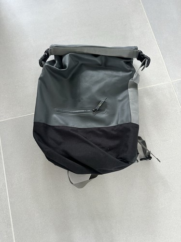 Rains 1372 buckle rolltop