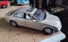 Maisto 1:18 Scale Jaguar S-Type Model Car