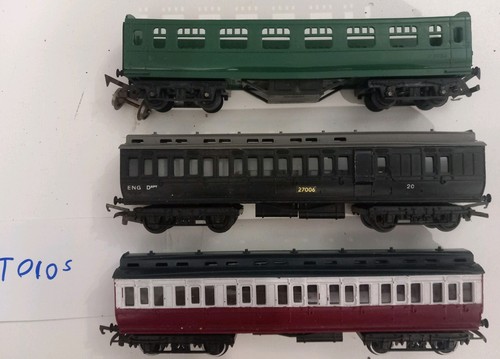 Tri ang train - 3, carriages
