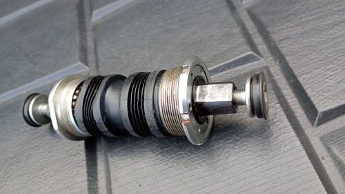 Shimano 600 bottom bracket