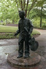 Elvis Presley Statue " Elvis at 13 " in Tupelo Mississippi Guitar MS - Postcard 