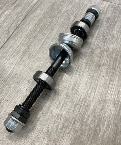 New rear hub axle - new, spindle