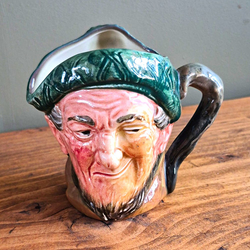 Royal doulton england - doulton, figural