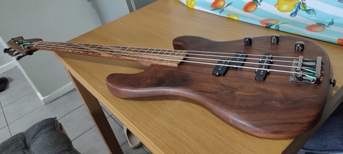 Custom build walnut - build, bass