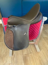 Wintec GP Saddle 17.5 Narrow Changeable Gullet