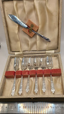 SIX DESSERT CAKE FORKS IN