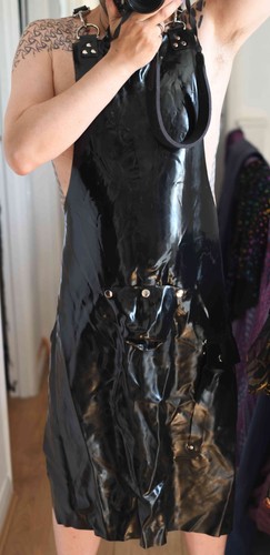 Latex apron