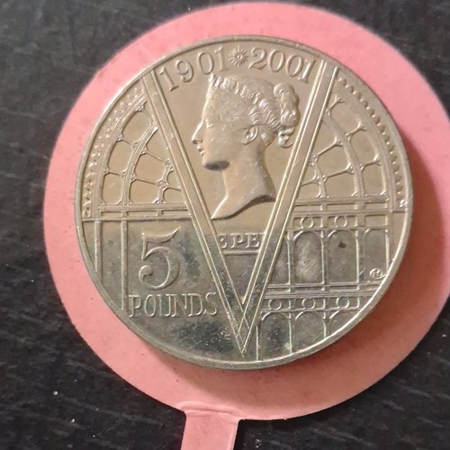 2001 british five pounds - 2001, £5