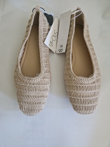Bnwt womens sacha ballerina - sacha,
