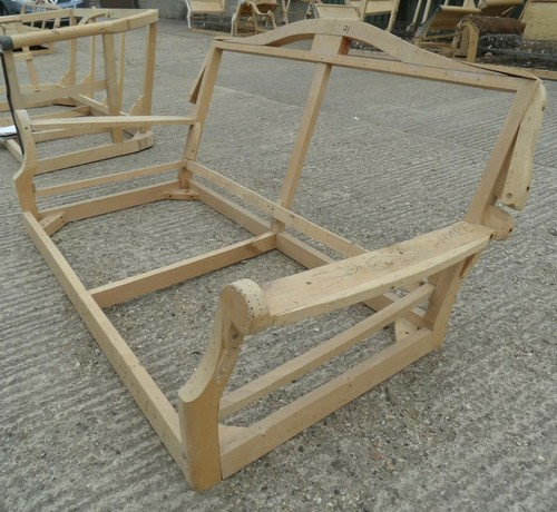 Grand seater hardwood lounge - 2,