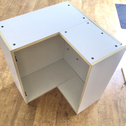 Shaped corner wall - l,