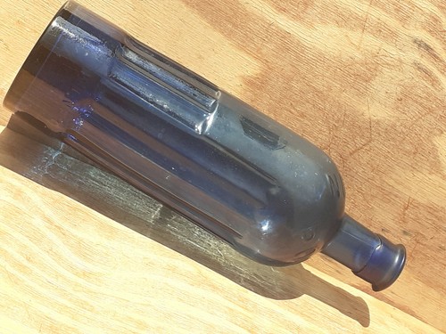 Large blue poison - large,