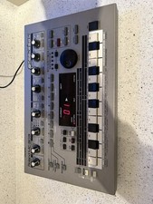 Roland MC-303 Groovebox Drum