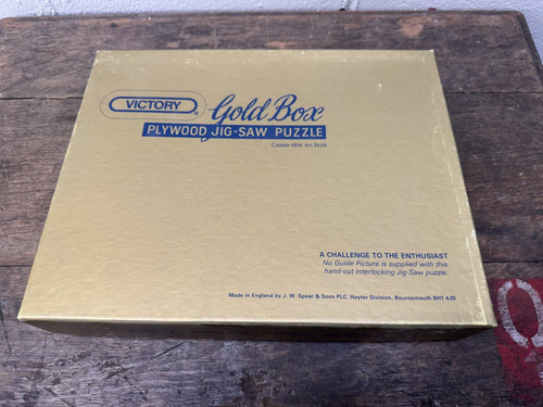 Rare vintage victory gold box - vintage,