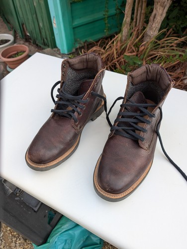Pair clarks high - of,