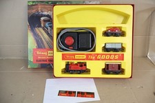 TRIANG HORNBY RS11 The GOODS BR 0-4-0 TANK LOCOMOTIVE POLLY 9 & WAGONS om