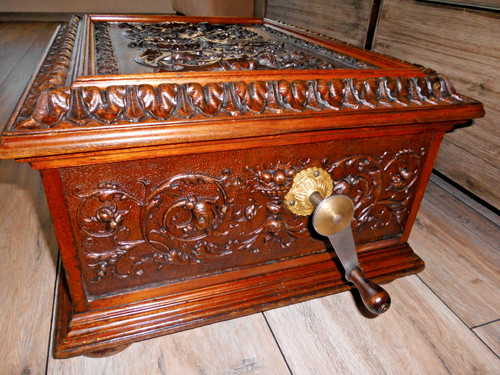Polyphonic music box - ,