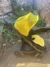 mamas and papas pushchair Green Very Good Condition Priam Buggy easy to use 