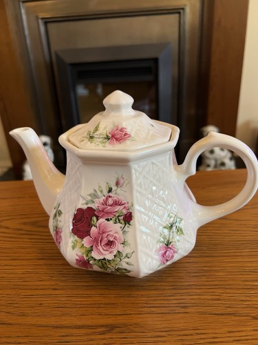 Beautiful vintage sadler - beautiful,