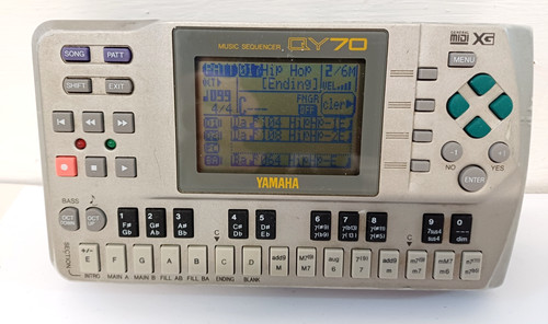 Yamaha music sequencer qy70 - yamaha,