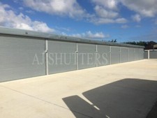 Roller shutter door for farm - ,