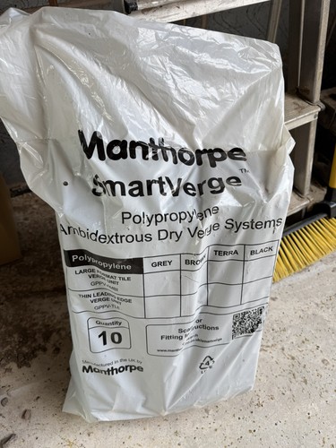 Manthorpe dry verge 18 - verge,