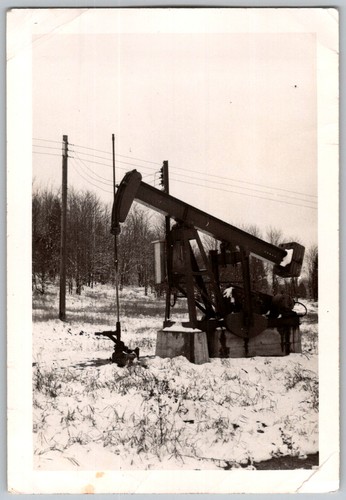 Vtg snapshot industrial - b&w,