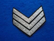 1 X BRITISH MILITARY SERGEANTS RANK STRIPES, CHEVRONS, SILVER SHAMROCKS ON BLACK