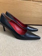 Italian UK size 5 (Eur 38) black real leather pointed classic court shoes heels