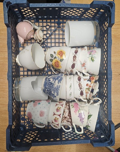 Broken teacups job - teacups,
