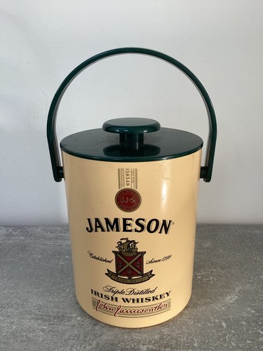 Jameson irish whiskey - jameson, ice
