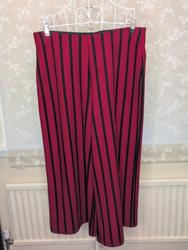 Eye catching red - red, black