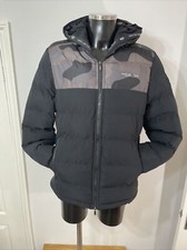 Duck and Cover mens blenfield quilted puffer jacket size Large Black & Camo VGC