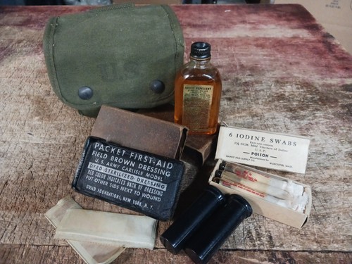 Ww2 jungke first aid pouch - first,