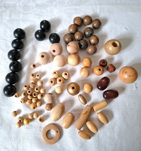 Joblot wooden beads - of, 60+