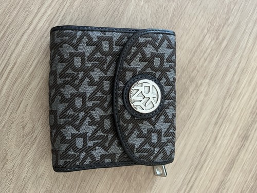 Dkny women fold wallet - bi-fold,